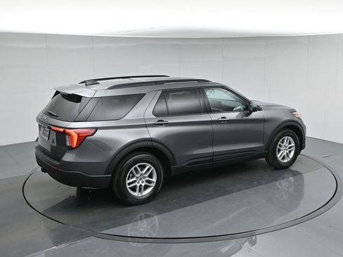 New 2026 Ford Explorer Active RWD image 40