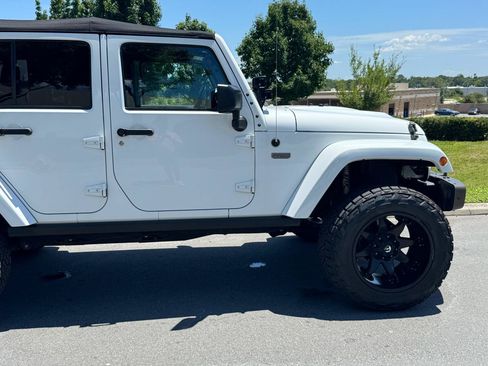 Used 2016 Jeep Wrangler Unlimited Sahara AWD/4WD image 27