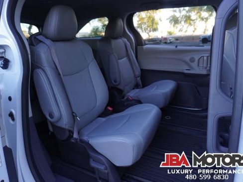 Used 2023 Toyota Sienna XLE image 77