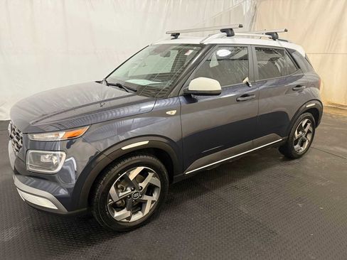 Used 2023 Hyundai Venue Limited w/ Cargo Package image 2