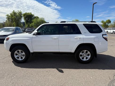 Used 2020 Toyota 4Runner SR5 Premium w/ Moonroof Package AWD/4WD image 8