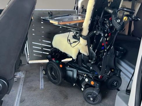 Used 2011 Dodge Grand Caravan Mainstreet w/ PWR Convenience Group image 4