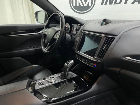 Used 2021 Maserati Levante AWD/4WD image 18