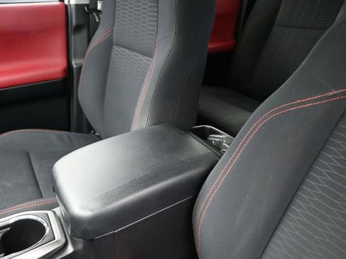 Used 2016 Toyota Tacoma SR5 w/ Towing Package image 14