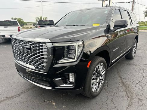 Used 2024 GMC Yukon Denali Ultimate AWD/4WD image 9