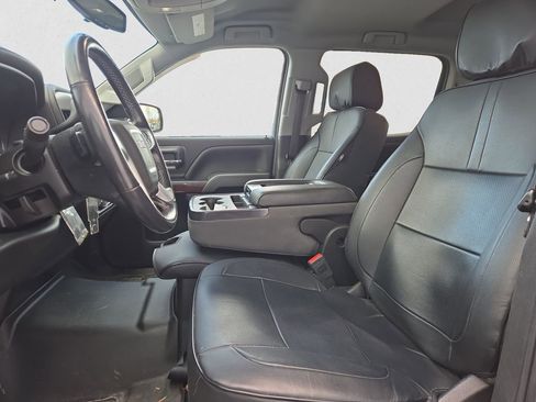 Used 2018 GMC Sierra 1500 SLE w/ Black Pack image 4