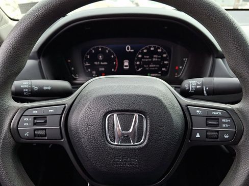 Certified 2025 Honda Accord SE image 19