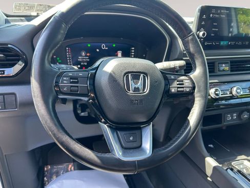 Used 2023 Honda Pilot Elite image 12
