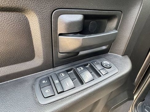 Used 2019 RAM 1500 ST w/ SXT Plus Group AWD/4WD image 5
