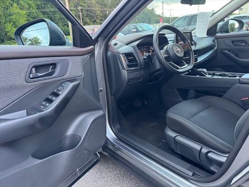 Used 2023 Nissan Rogue S AWD/4WD image 14