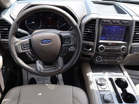 Used 2020 Ford Expedition XLT w/ Equipment Group 202A AWD/4WD image 6