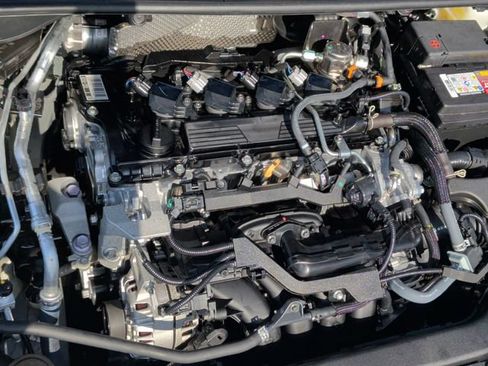 Used 2025 Toyota Corolla LE FWD image 29