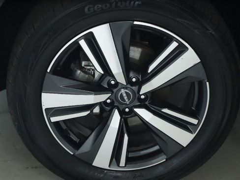 Certified 2023 Nissan Rogue Platinum w/ Platinum Premium Package AWD/4WD image 42