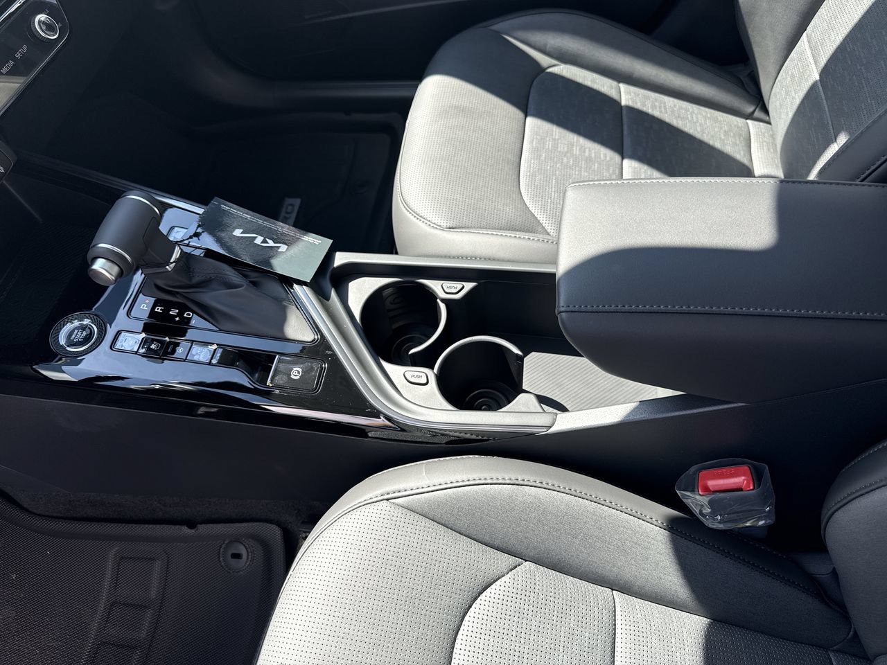 New 2026 Kia Niro FWD image 23