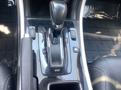 Used 2017 Honda Accord EX-L image 18