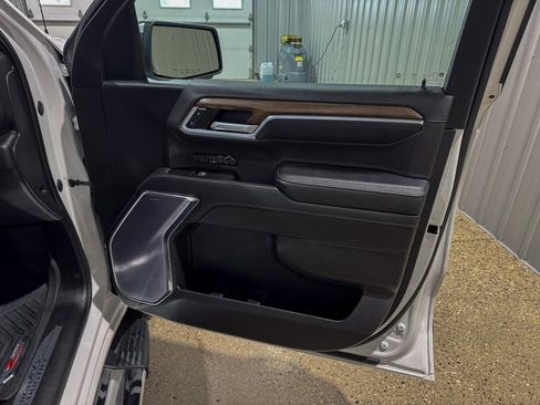 Used 2022 Chevrolet Silverado 1500 High Country image 23