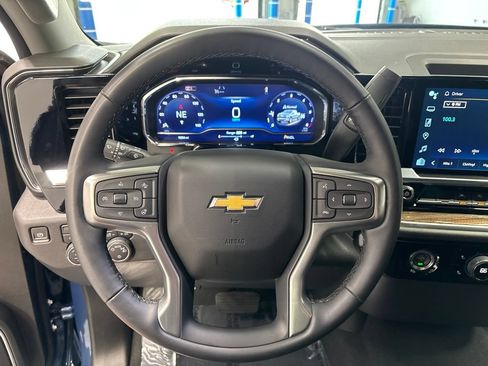 Used 2024 Chevrolet Silverado 1500 LT AWD/4WD image 12