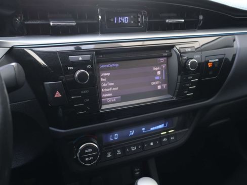 Used 2014 Toyota Corolla S image 12