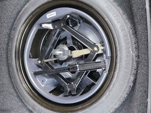 Used 2008 Cadillac DTS Luxury II image 39