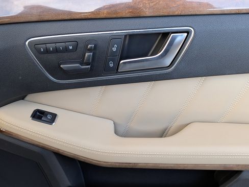 Used 2013 Mercedes-Benz E 350 Sedan image 22