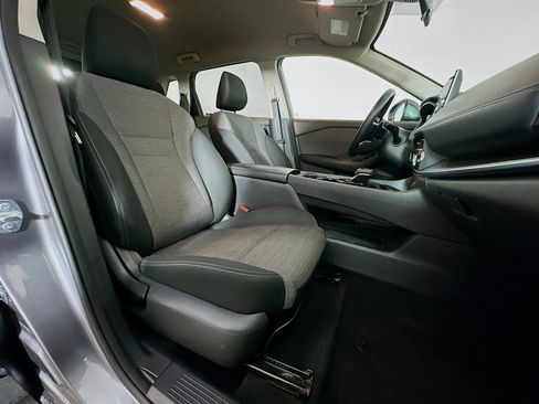 Used 2023 Nissan Rogue SV AWD/4WD image 29
