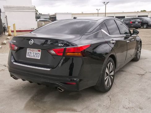 Used 2019 Nissan Altima 2.5 SV FWD image 9