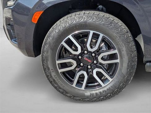 Used 2024 GMC Yukon AT4 w/ AT4 Premium Package AWD/4WD image 22