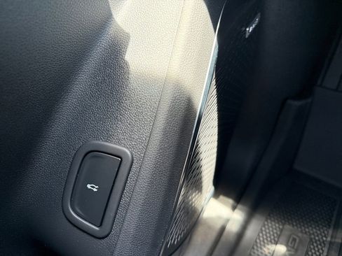 Used 2026 GMC Acadia Denali w/ Super Cruise Package FWD image 28