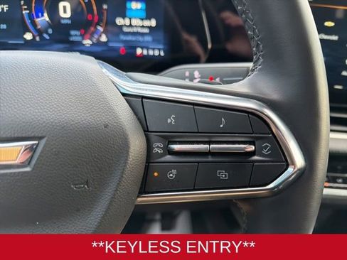 Used 2025 Chevrolet Equinox LT image 11