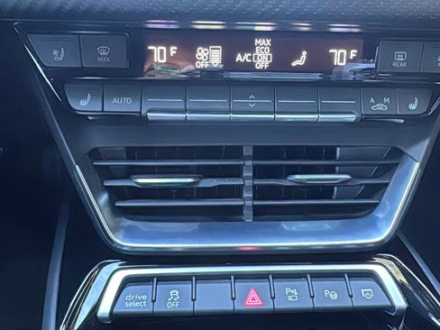 Used 2023 Audi RS e-tron GT w/ Carbon Performance Package image 19