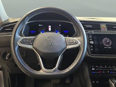 Used 2022 Volkswagen Tiguan SE image 13