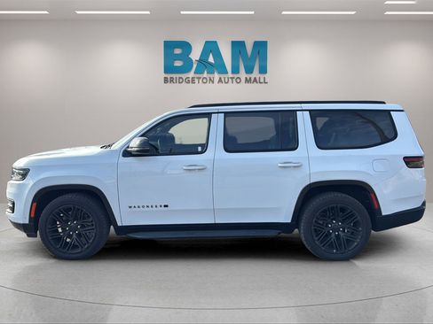 Used 2023 Jeep Wagoneer Series II image 3