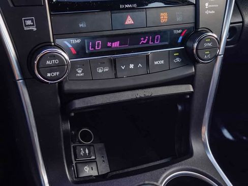 Used 2017 Toyota Camry XSE image 22