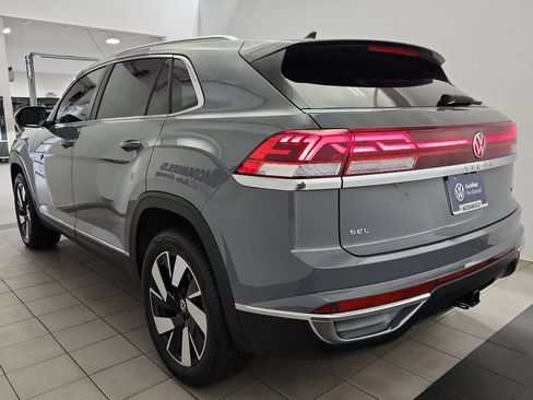 Certified 2025 Volkswagen Atlas Cross Sport SEL image 5