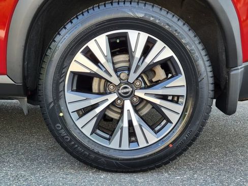 Used 2023 Nissan Rogue SV FWD image 13