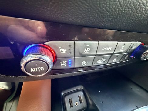 Used 2019 Buick Enclave Avenir w/ Avenir Technology Package AWD/4WD image 20