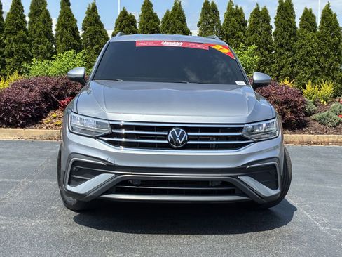 Used 2023 Volkswagen Tiguan SE FWD image 5
