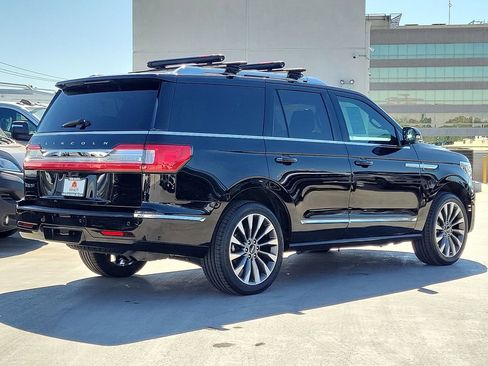 Used 2021 Lincoln Navigator Reserve image 25