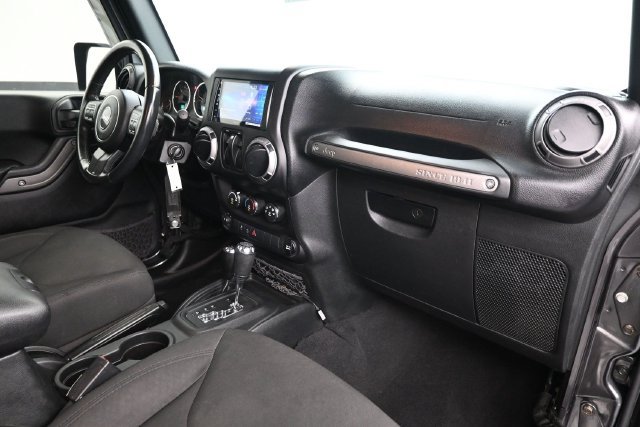 Used 2016 Jeep Wrangler Sport w/ Quick Order Package 24S AWD/4WD image 10