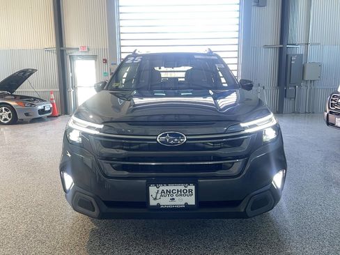 Used 2025 Subaru Forester Limited AWD/4WD image 2