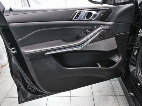 Used 2023 BMW X5 xDrive45e w/ M Sport Package image 9