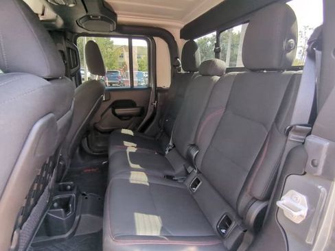 Certified 2021 Jeep Gladiator Rubicon w/ Safety Group AWD/4WD image 15