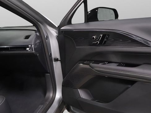 Used 2024 Cadillac Lyriq Sport AWD/4WD image 32