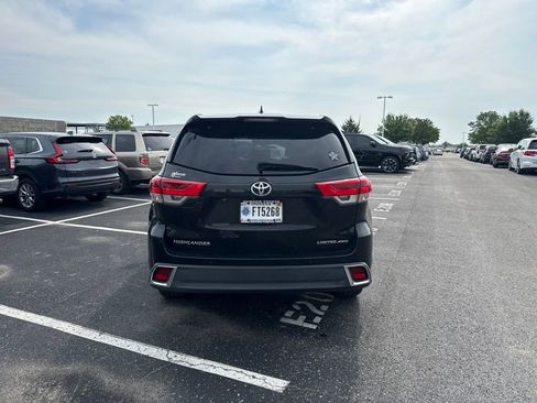 Used 2018 Toyota Highlander Limited Platinum AWD/4WD image 5