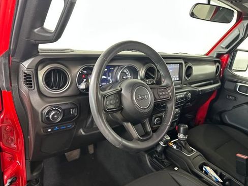 Used 2023 Jeep Wrangler Unlimited w/ Cold Weather Group image 13