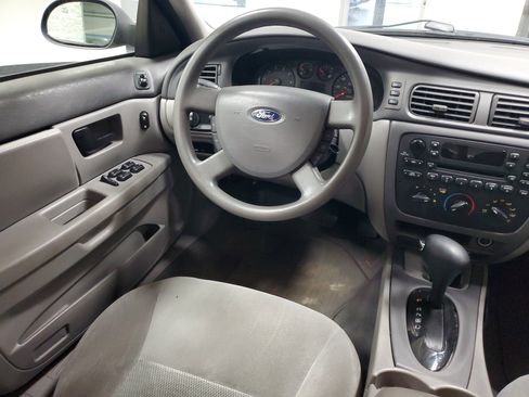 Used 2005 Ford Taurus SE FWD image 13