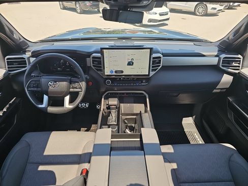 Used 2025 Toyota Sequoia Limited AWD/4WD image 31