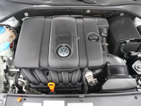 Used 2012 Volkswagen Passat 2.5 SE image 28