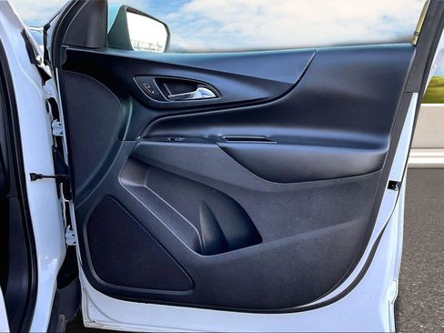 Used 2019 Chevrolet Equinox LT image 20