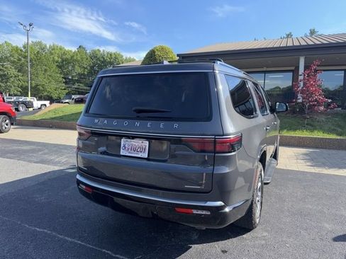 Used 2022 Jeep Wagoneer Series I w/ Convenience Group I AWD/4WD image 4